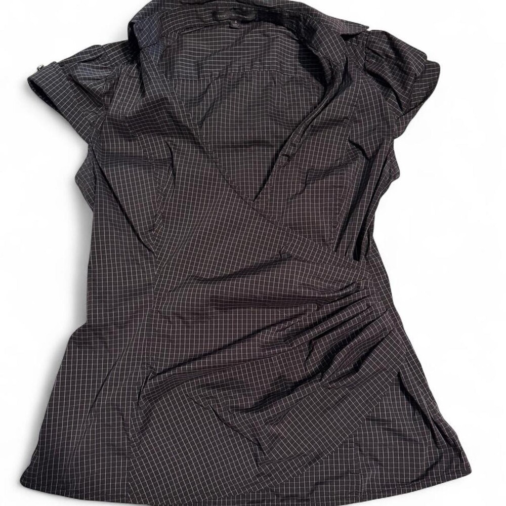 Express black & white checkered blouse with ruched detail #checkered #ruched
